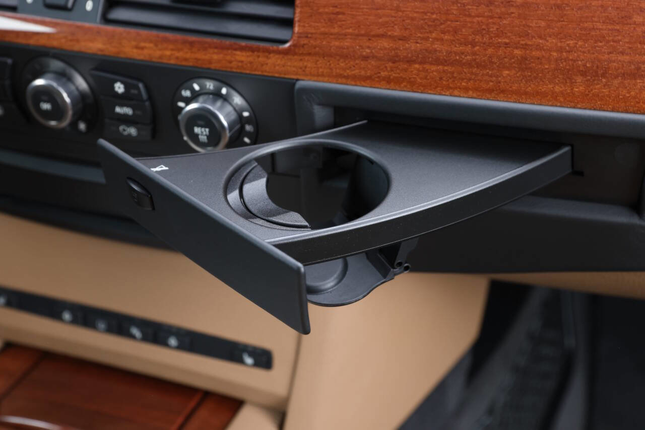 Used 2006 BMW M5 image 70