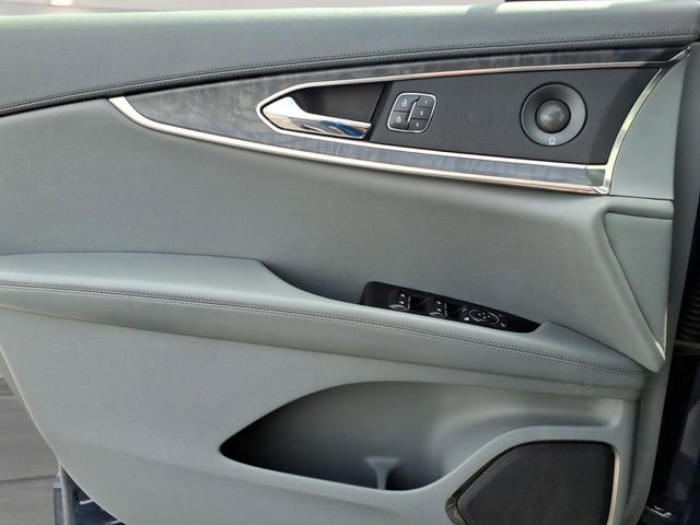 Used 2020 Lincoln Nautilus Reserve AWD/4WD image 14