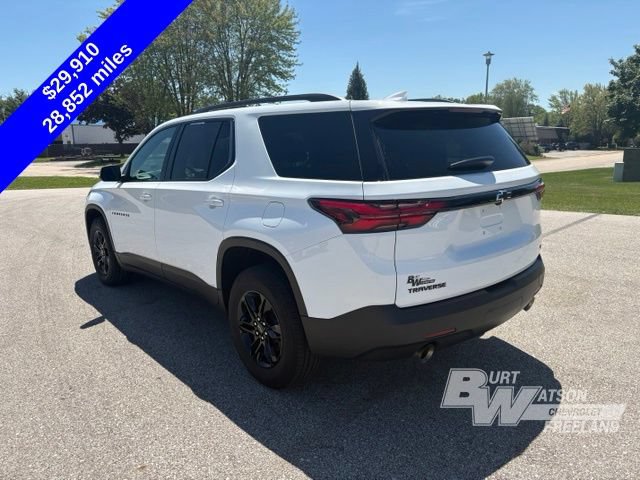 Used 2023 Chevrolet Traverse LT FWD image 4
