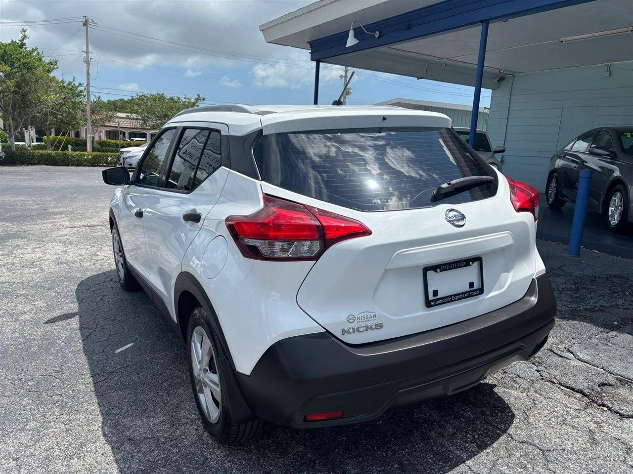 Used 2019 Nissan Kicks S FWD image 3