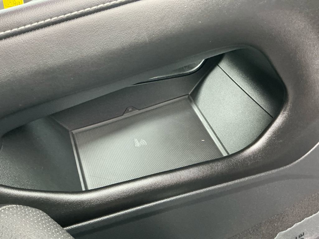 Used 2024 Volkswagen Atlas SE image 16