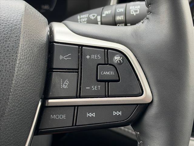 Used 2023 Toyota Highlander Limited AWD/4WD image 29
