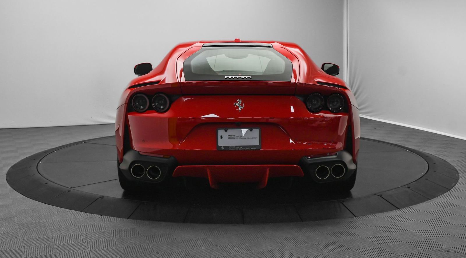 Used 2018 Ferrari 812 Superfast RWD image 6