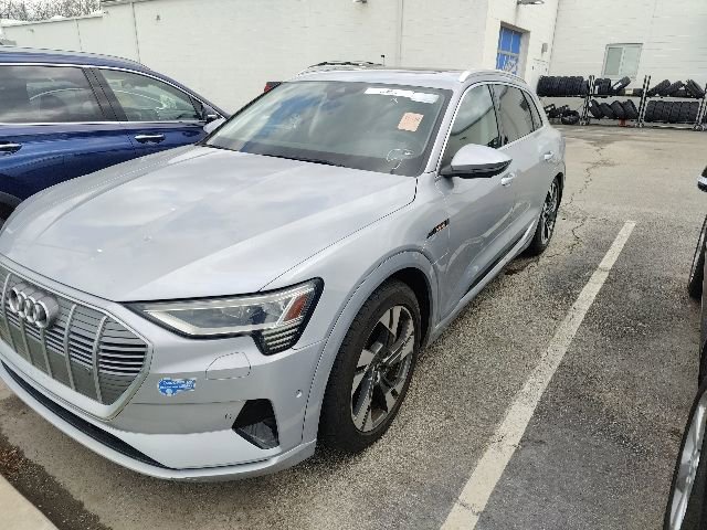 Used 2021 Audi e-tron Premium Plus w/ Premium Plus Package image 14