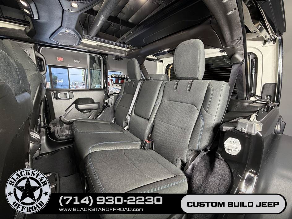 Used 2025 Jeep Wrangler Unlimited Rubicon 4xe w/ Safety Group AWD/4WD image 24
