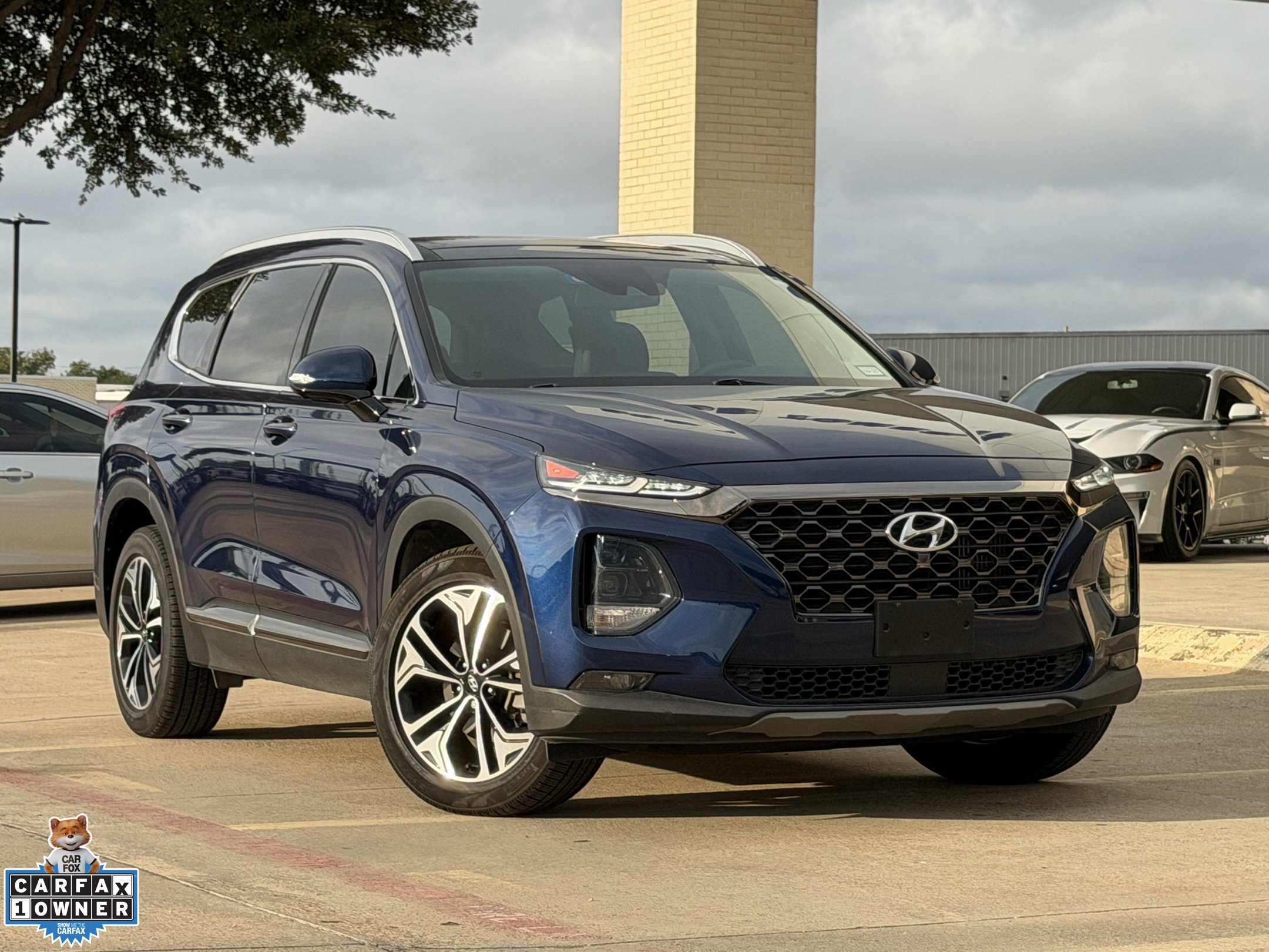 Used 2020 Hyundai Santa Fe Limited FWD image 2