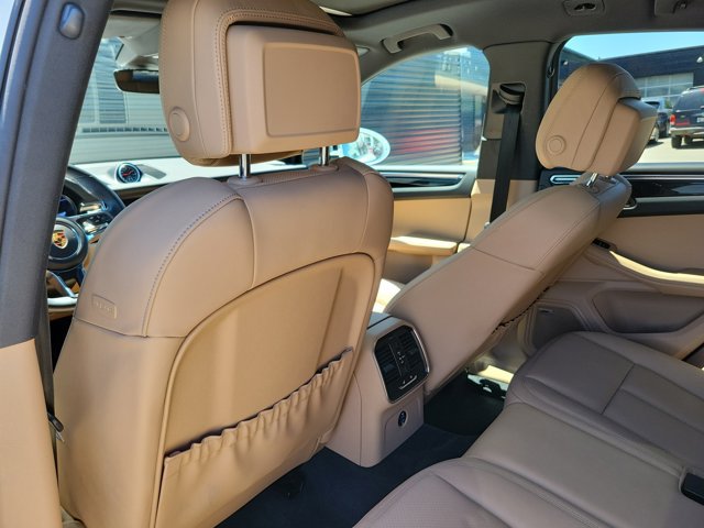 Certified 2020 Porsche Macan AWD/4WD image 20