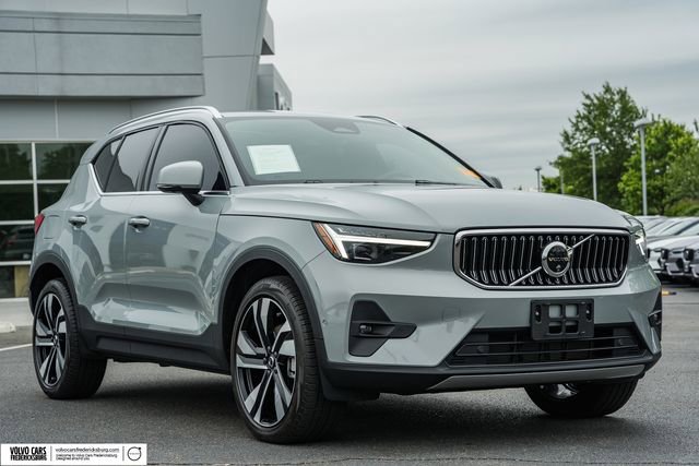 Used 2024 Volvo XC40 B5 Plus w/ Protection Package Premier