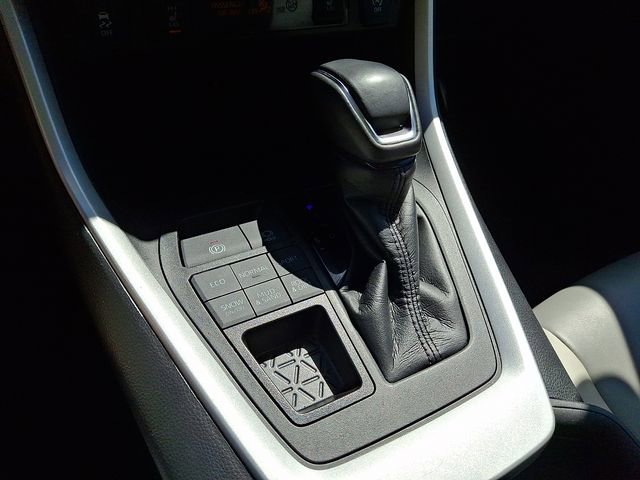 Certified 2021 Toyota RAV4 XLE Premium AWD/4WD image 15