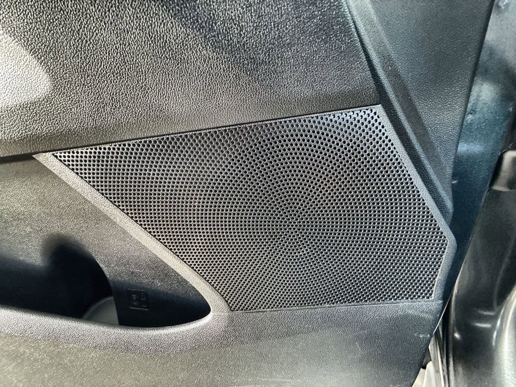 Used 2024 Kia Sorento S image 16