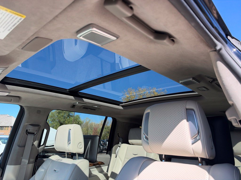 Used 2024 Cadillac Escalade ESV Sport Platinum AWD/4WD image 18