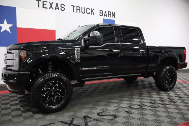 Used 2019 Ford F250 Platinum w/ Platinum Ultimate Package AWD/4WD image 2