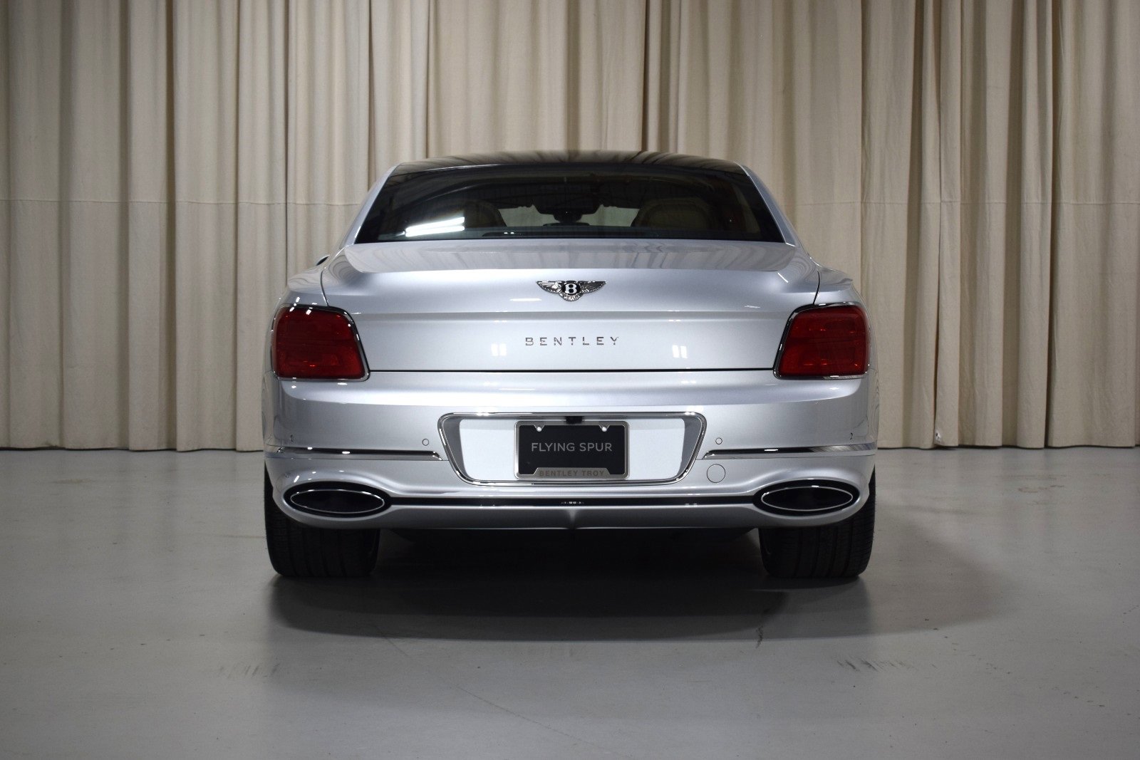 New 2026 Bentley Flying Spur Azure image 12