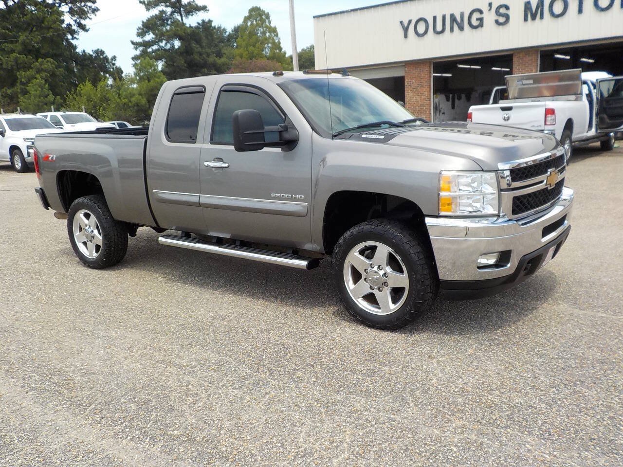 Used 2013 Chevrolet Silverado 2500 LT w/ Custom Sport Truck Package RWD image 8
