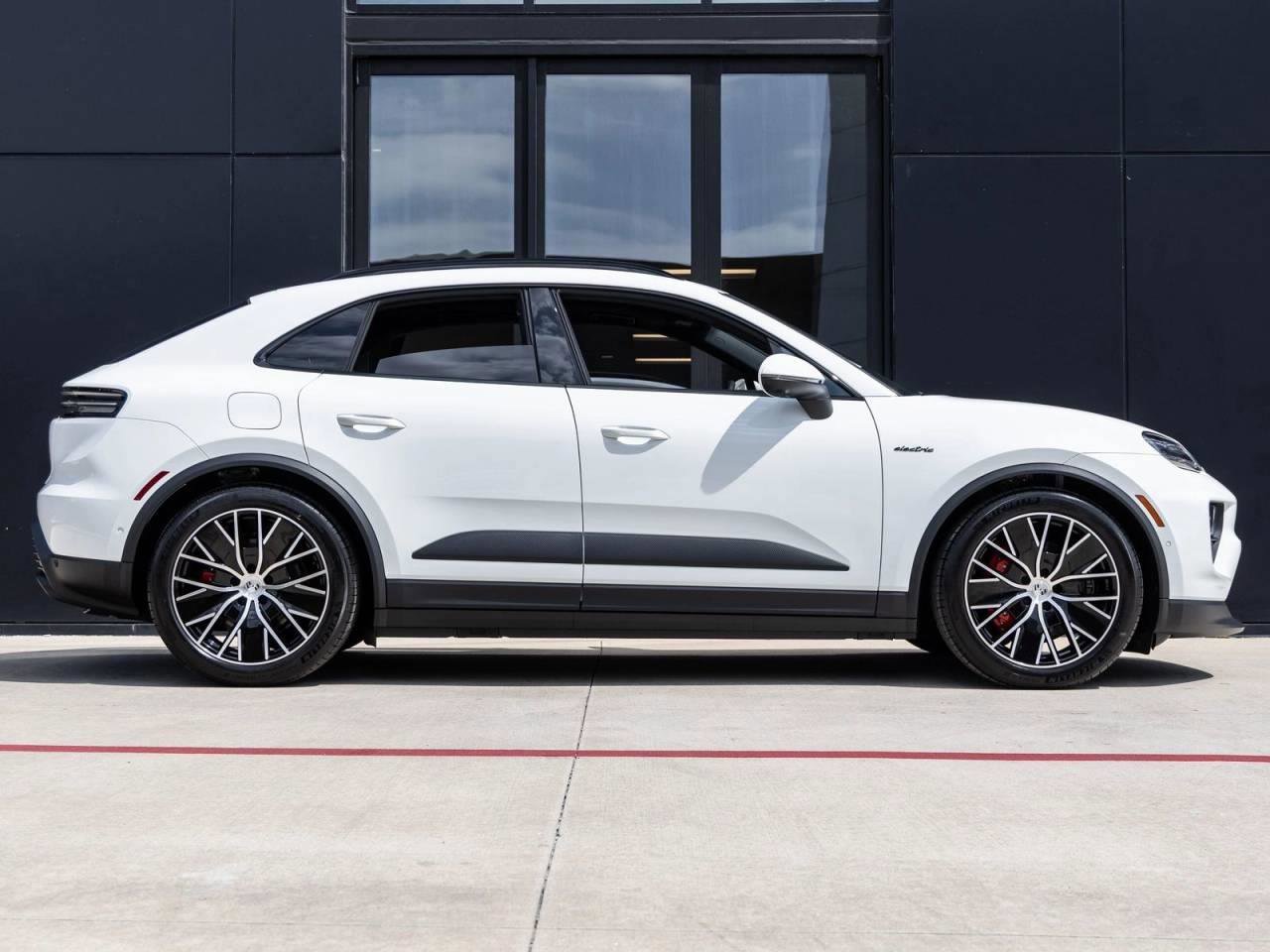 Used 2025 Porsche Macan 4S Electric image 54