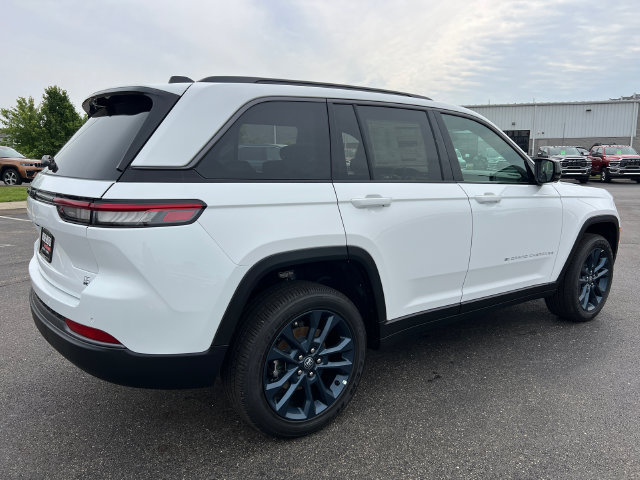 New 2026 Jeep Grand Cherokee Limited AWD/4WD image 8