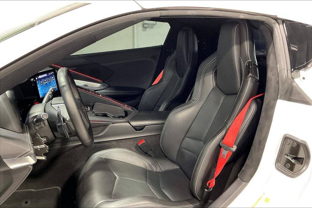 Used 2025 Chevrolet Corvette Stingray Coupe w/ 1LT RWD image 30