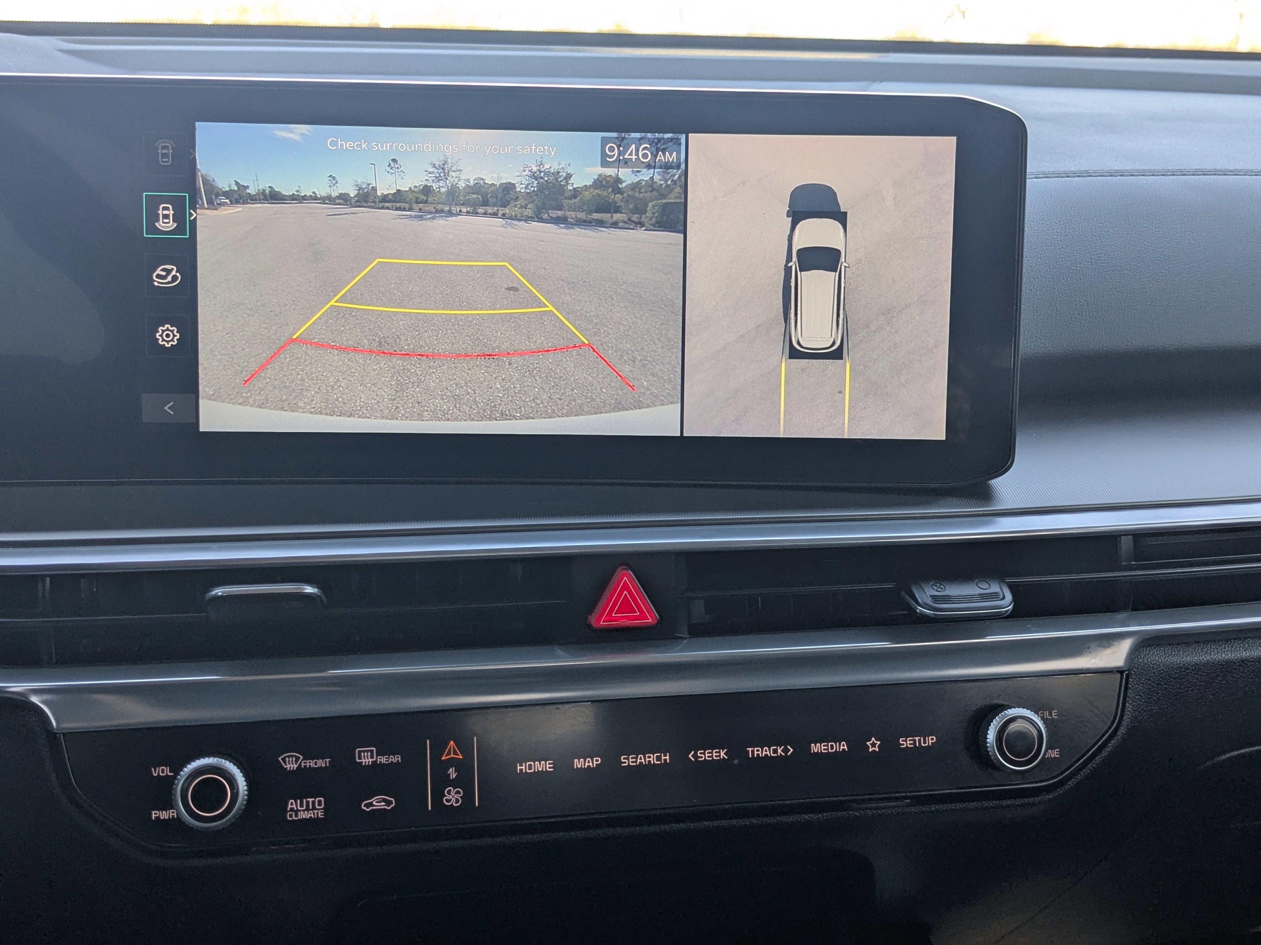 Used 2025 Kia Sorento SX image 30