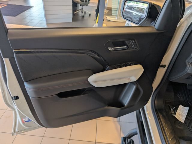 New 2026 GMC Canyon AT4X w/ LPO, Black Badging Package AWD/4WD image 13