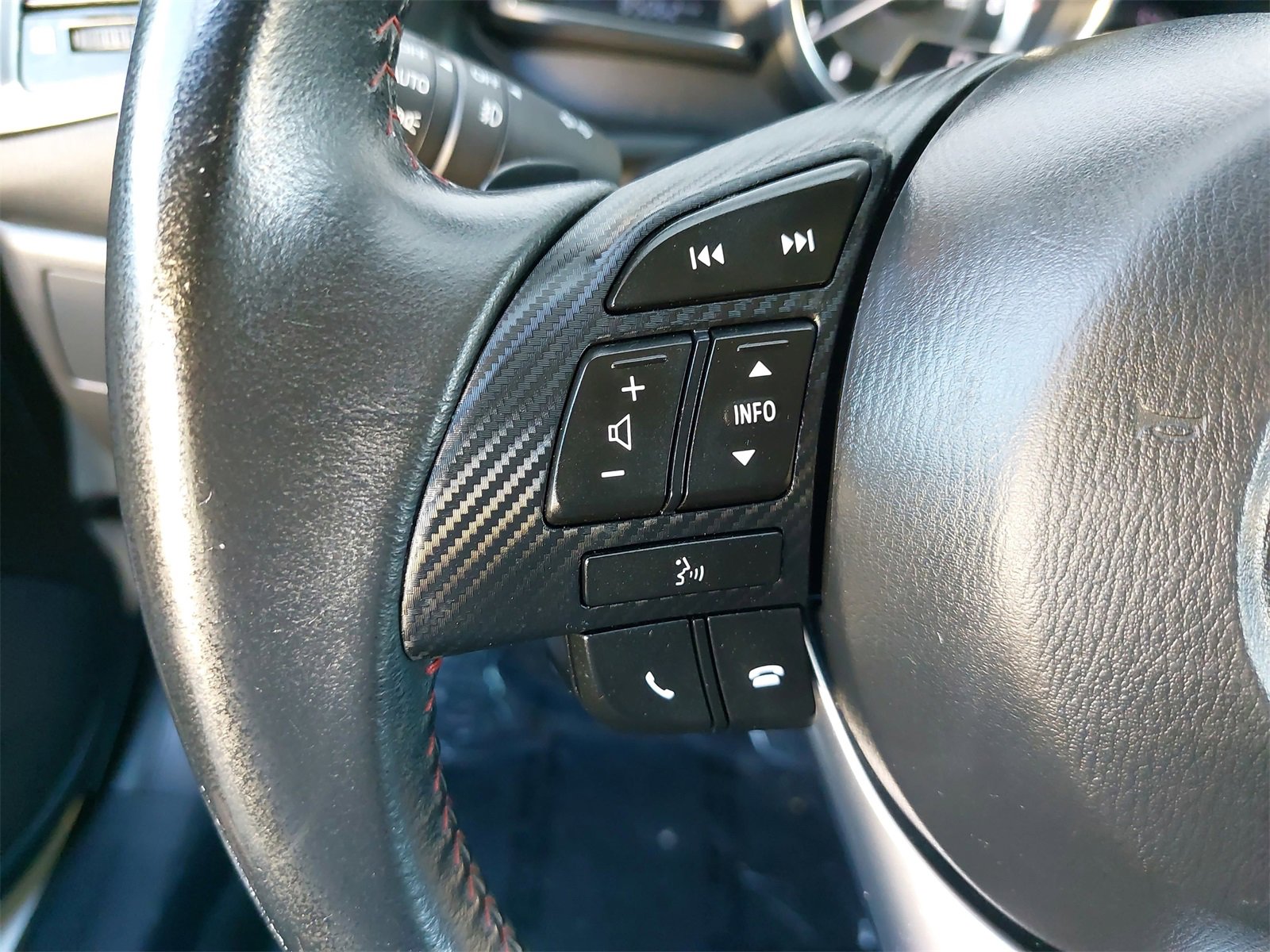 Used 2016 MAZDA MAZDA3 s Touring image 17