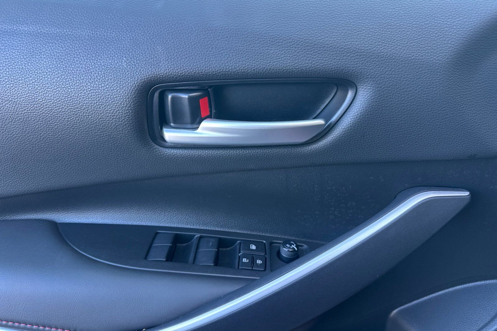 Used 2025 Toyota Corolla SE image 12