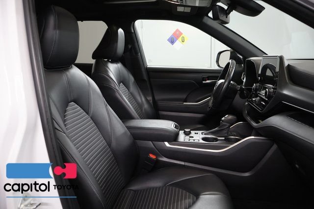 Used 2023 Toyota Highlander XSE AWD/4WD image 26