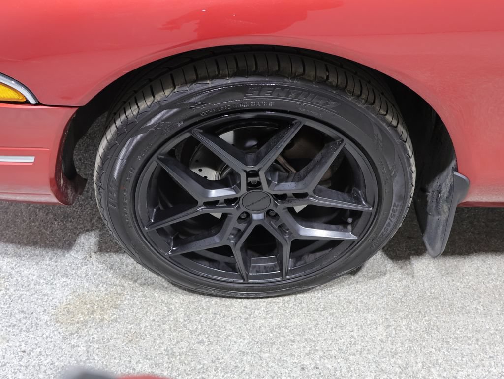Used 1996 Lincoln Mark VIII RWD image 8