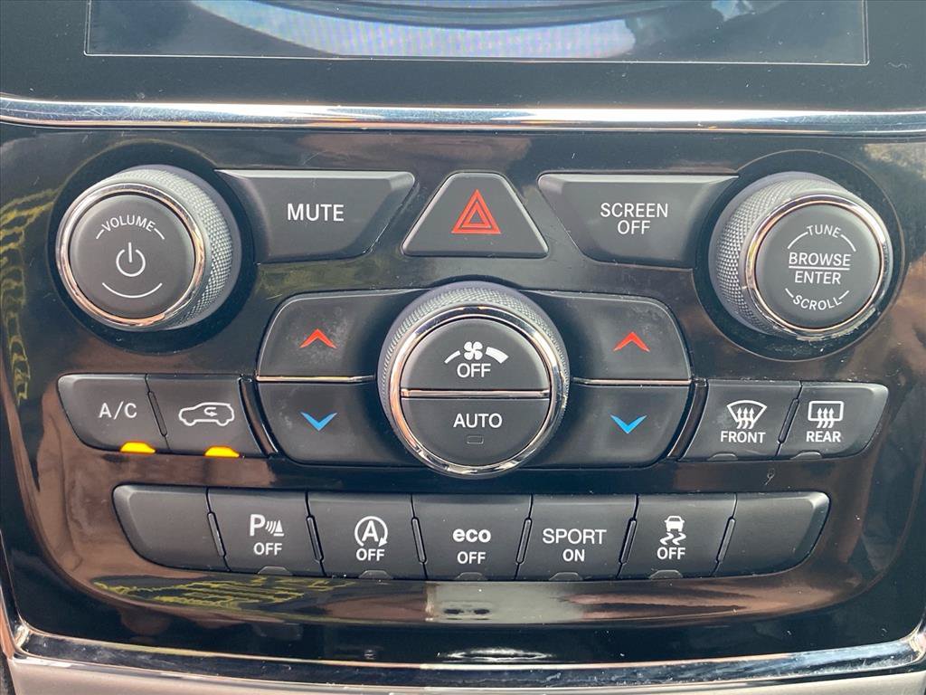 Used 2021 Jeep Grand Cherokee Laredo X AWD/4WD image 16