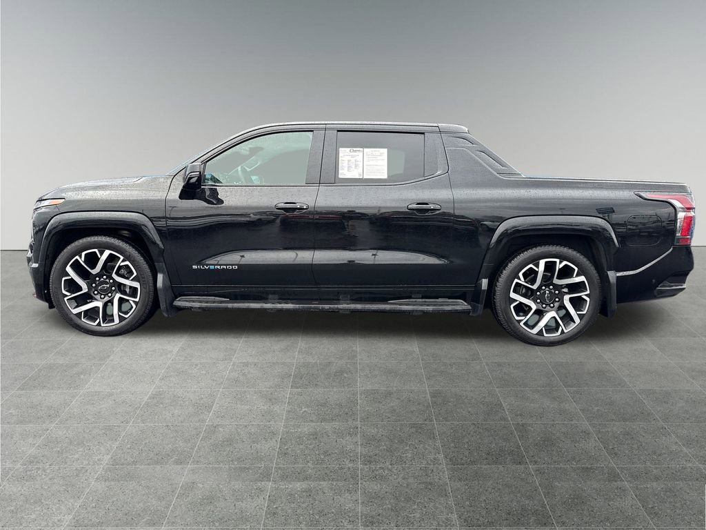 Used 2024 Chevrolet Silverado EV RST image 2
