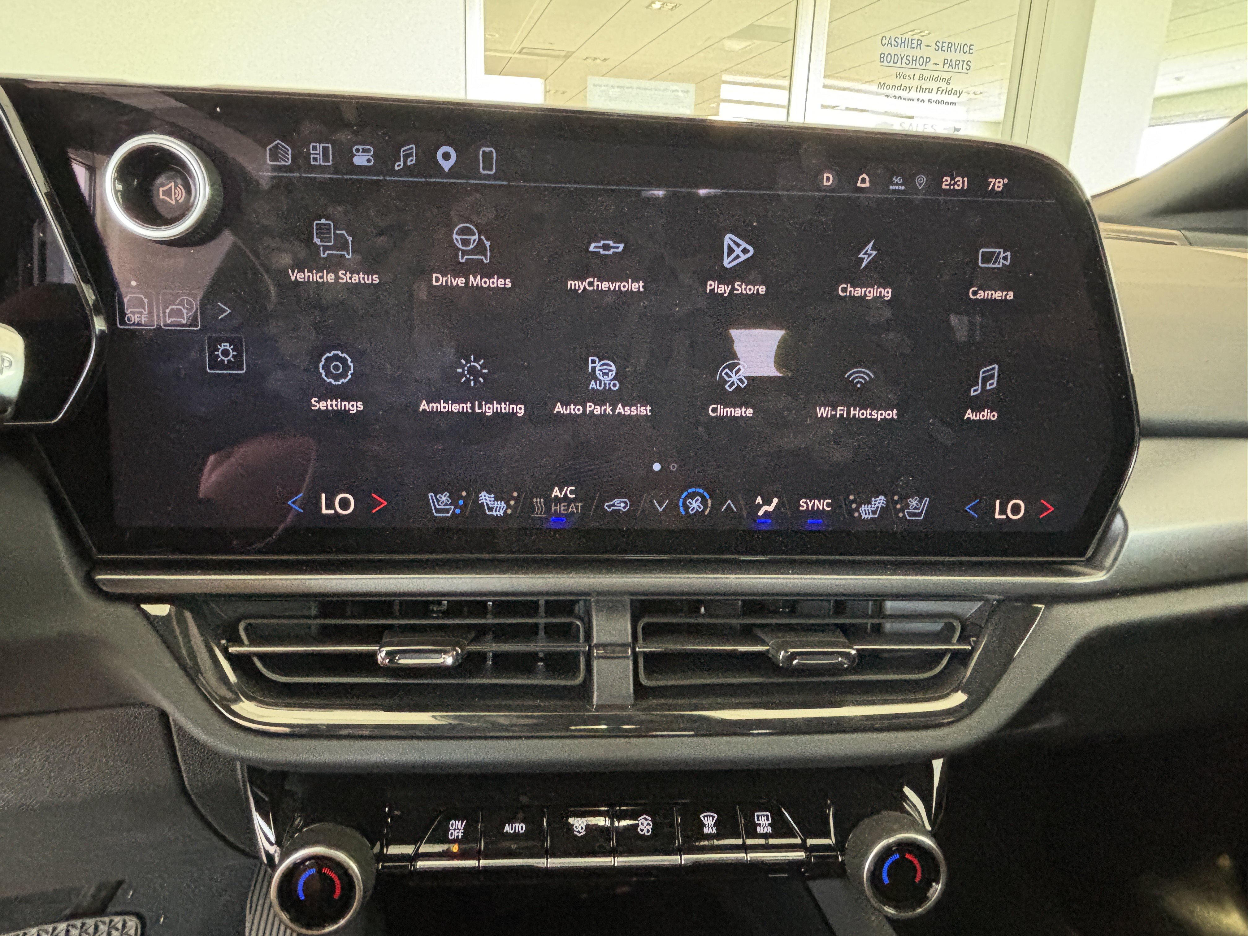 Used 2025 Chevrolet Equinox EV RS w/ Active Safety Package 3 FWD image 14