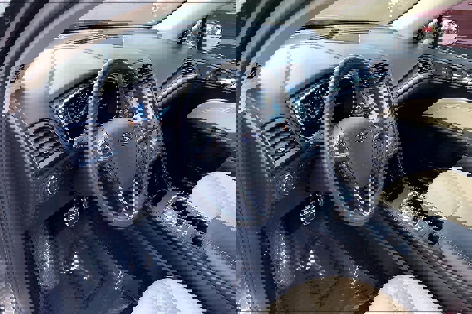 Used 2018 Ford Fusion Titanium image 17