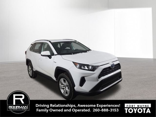 Used 2021 Toyota RAV4 LE AWD/4WD image 4