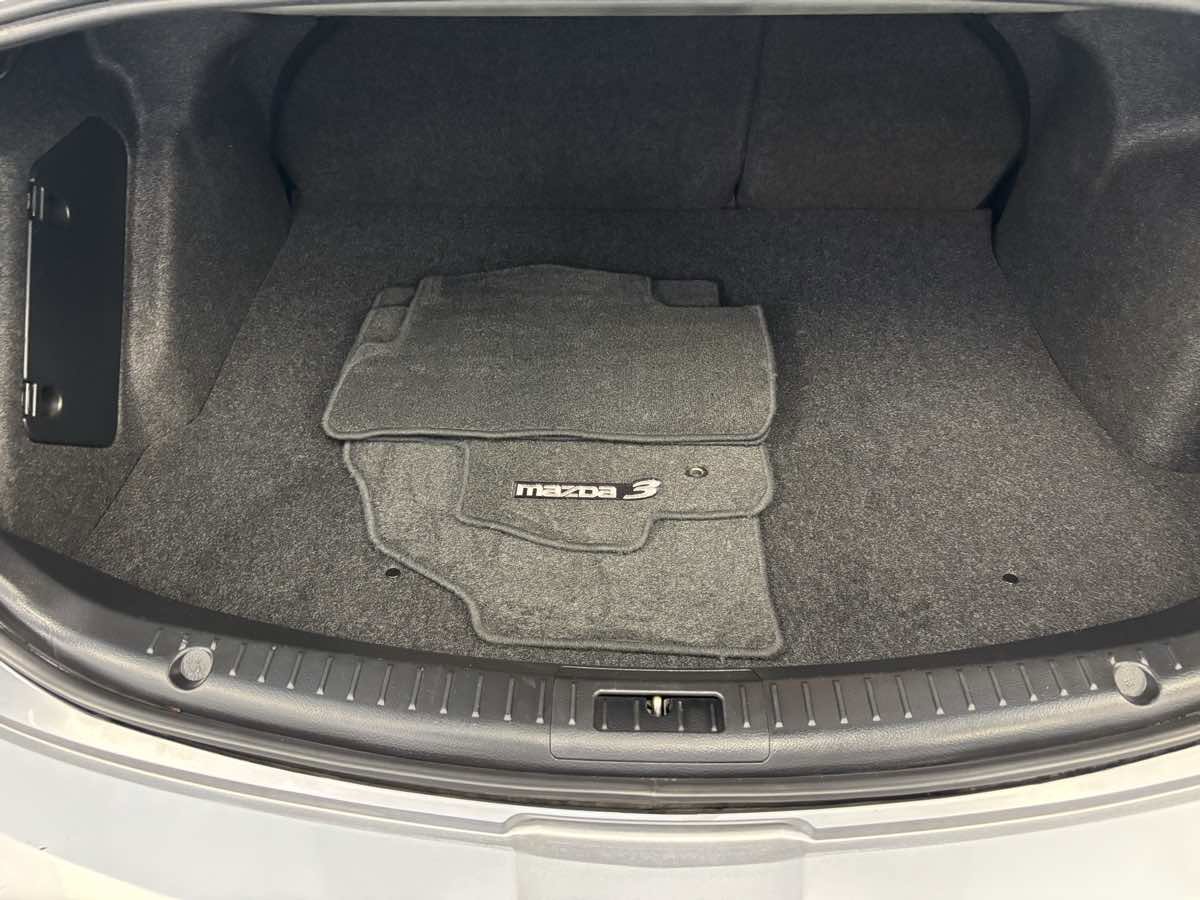 Used 2011 MAZDA MAZDA3 i Touring image 20