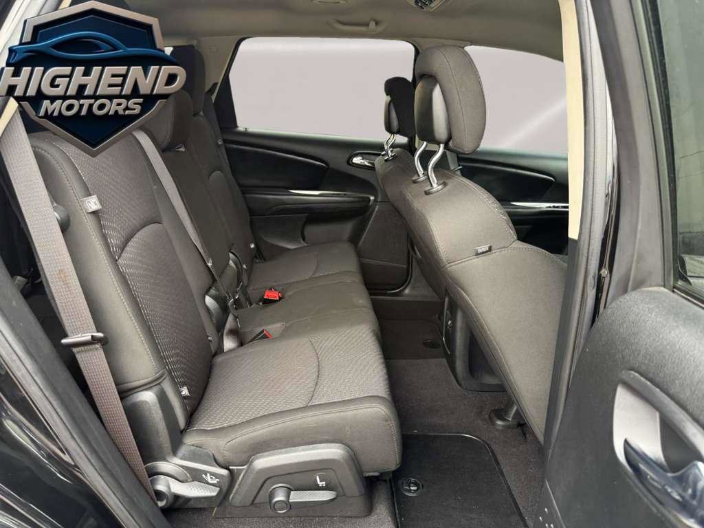 Used 2019 Dodge Journey SE image 18