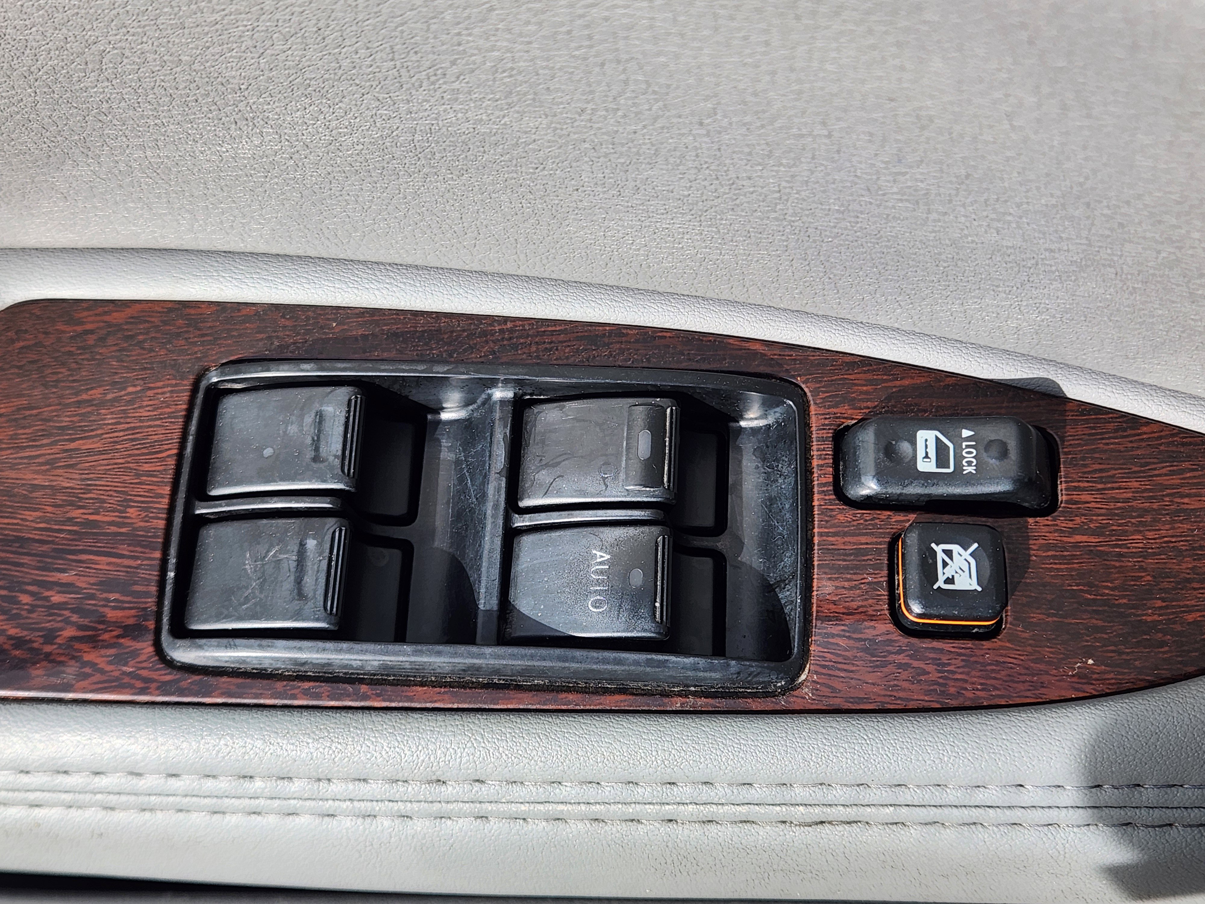 Used 2008 Toyota Avalon XLS FWD image 16