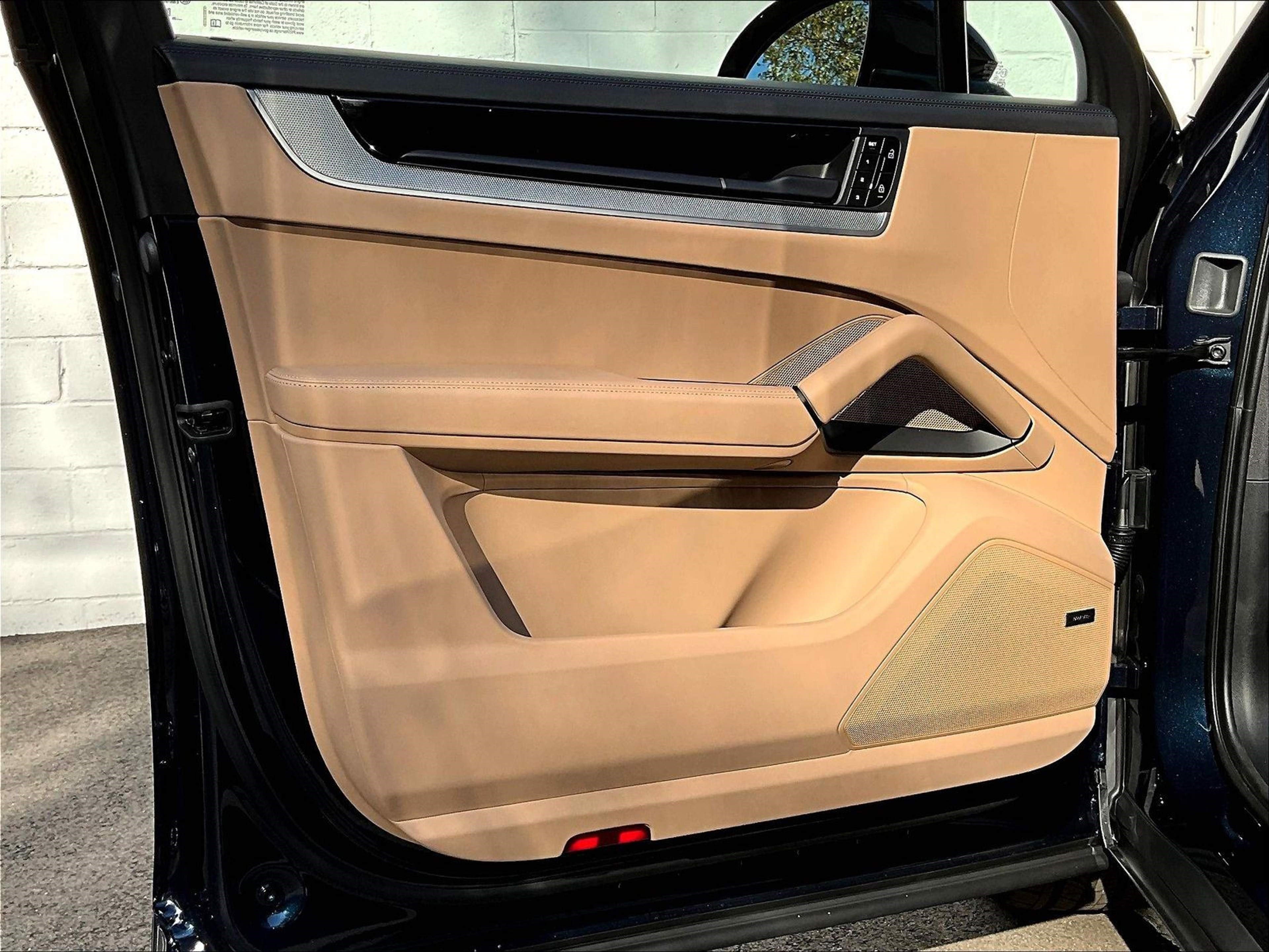 New 2026 Porsche Cayenne E-Hybrid image 16