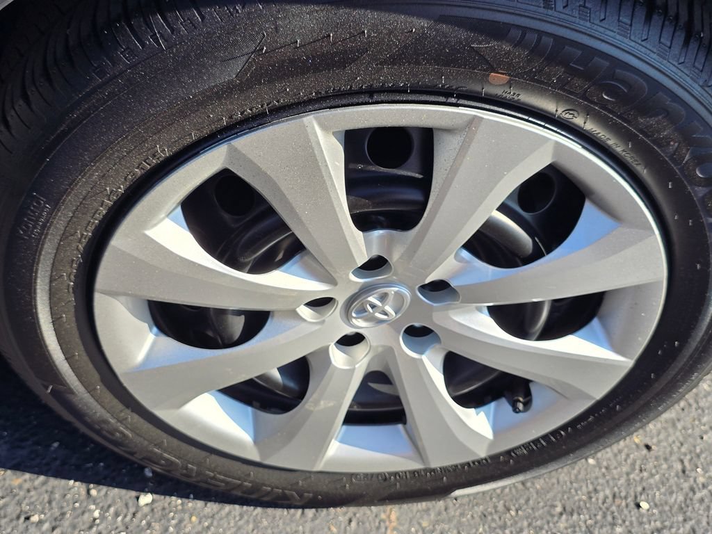 Used 2025 Toyota Corolla LE w/ Convenience Package FWD image 26