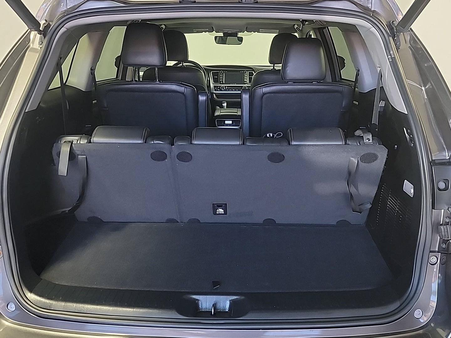 Used 2018 Toyota Highlander Limited AWD/4WD image 7