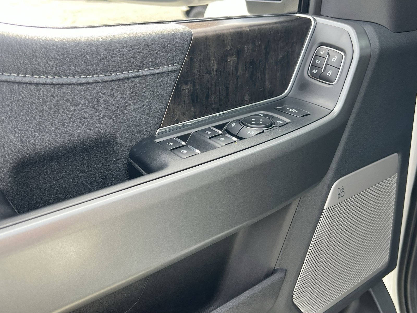 New 2026 Ford F250 Lariat w/ FX4 Off-Road Package image 15