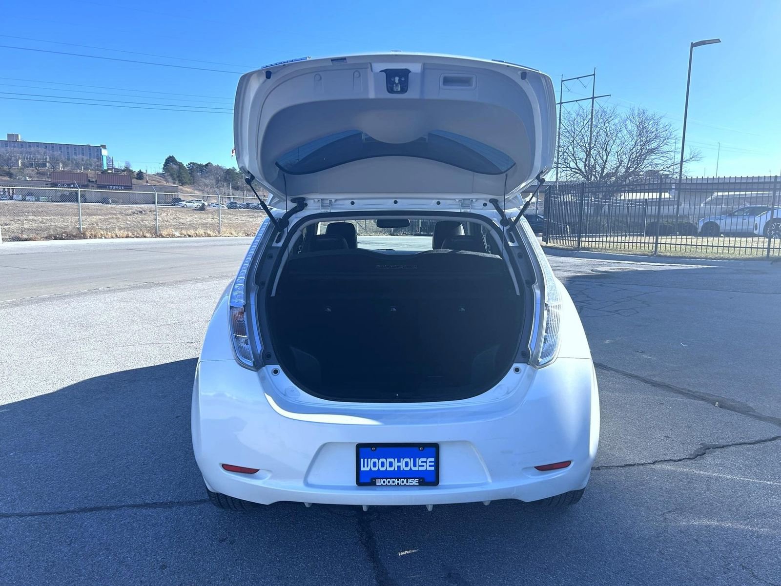 Used 2015 Nissan Leaf SL w/ Premium Package image 21