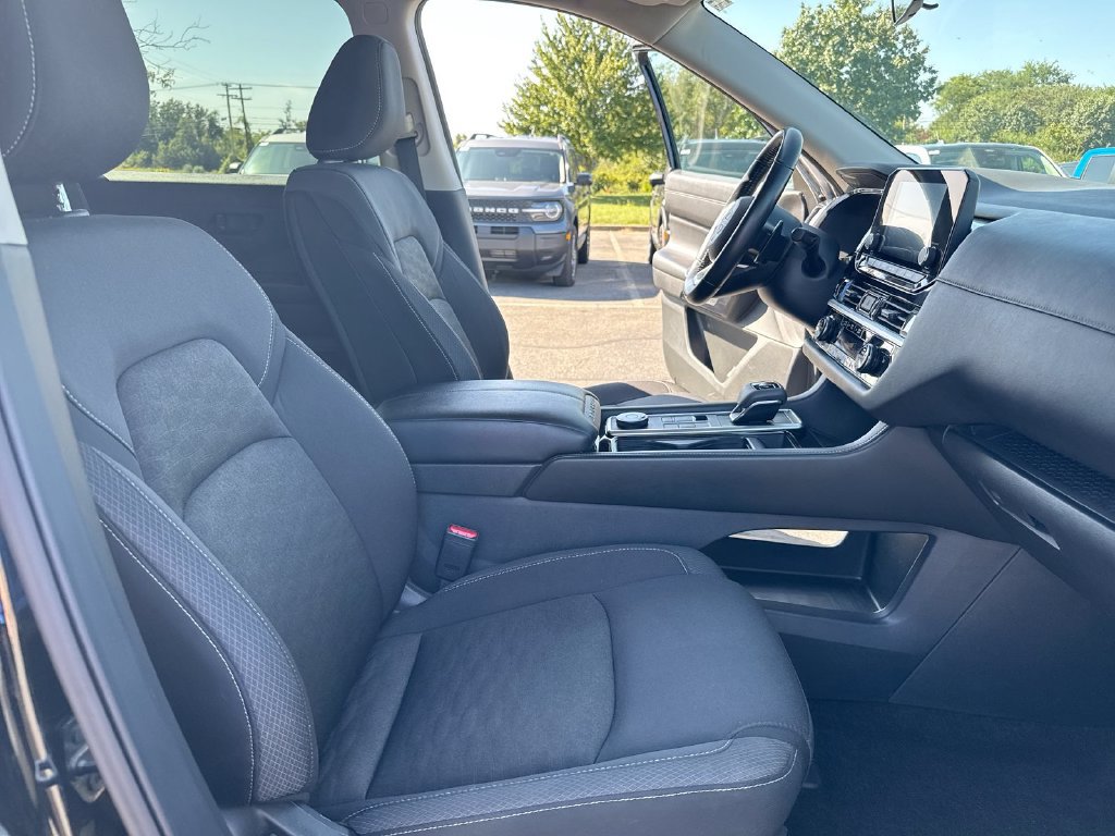 Used 2024 Nissan Pathfinder SV AWD/4WD image 21