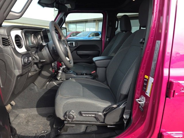 Used 2024 Jeep Gladiator Willys image 14