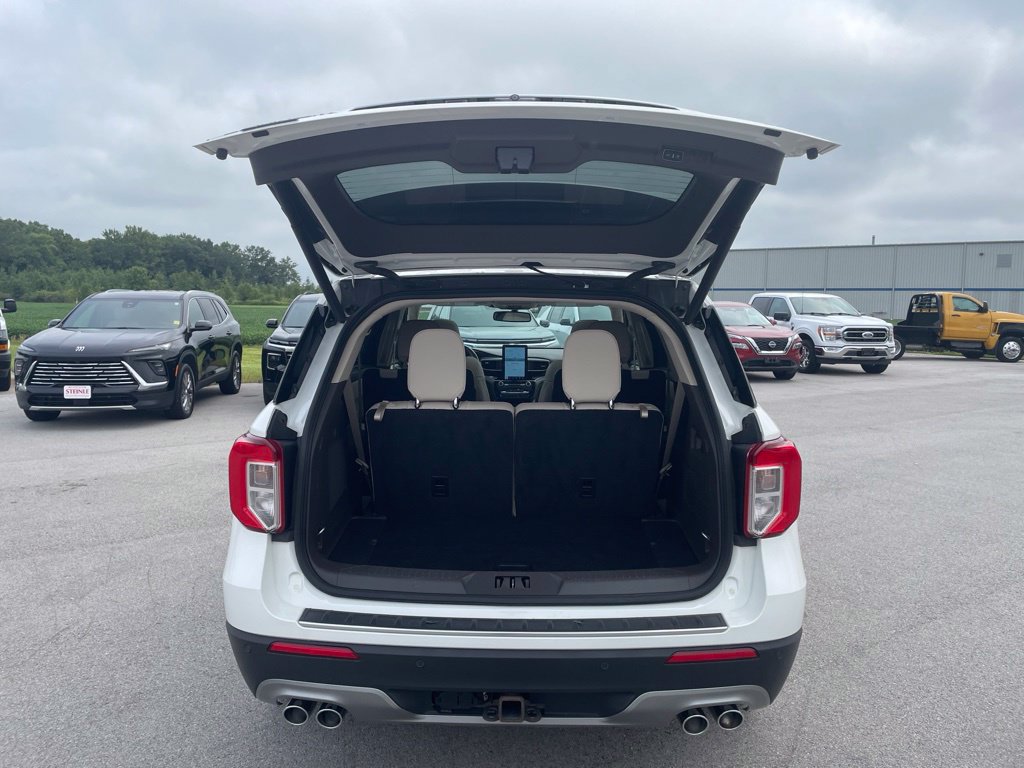 Used 2023 Ford Explorer Platinum w/ Technology Package AWD/4WD image 9