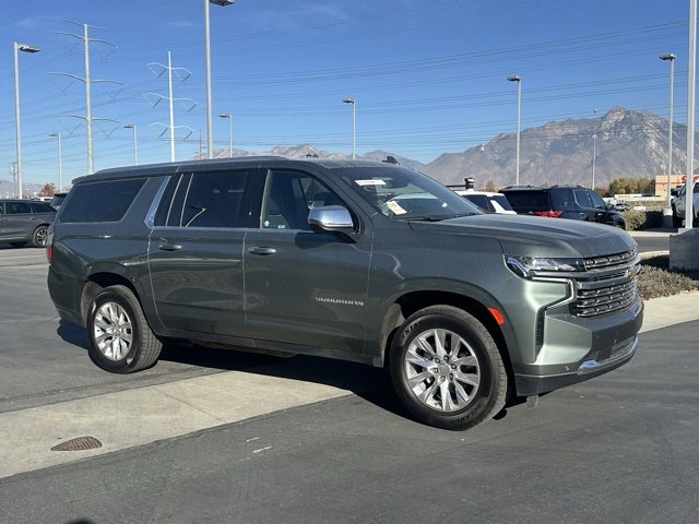 Used 2023 Chevrolet Suburban Premier image 32