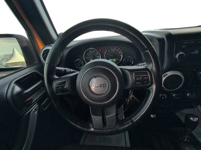 Used 2012 Jeep Wrangler Unlimited Sahara AWD/4WD image 12