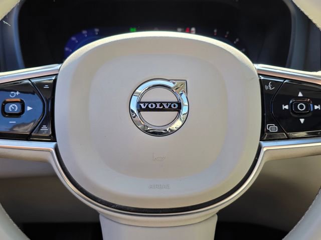 Used 2023 Volvo XC60 B5 Plus AWD/4WD image 28