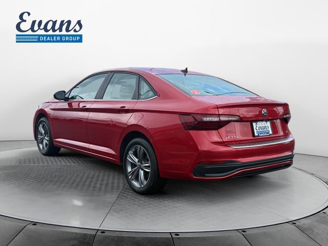 Used 2023 Volkswagen Jetta SE w/ Panoramic Sunroof Package FWD image 4