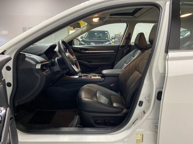 Certified 2023 Nissan Altima 2.5 SR w/ SR Premium Package image 11