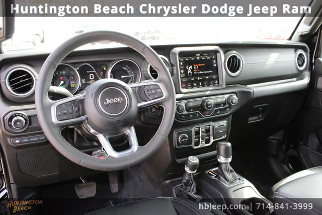 Used 2023 Jeep Wrangler Unlimited Sahara image 16
