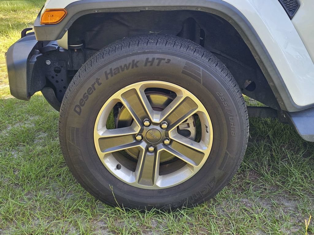 Used 2020 Jeep Wrangler Unlimited Sahara AWD/4WD image 11